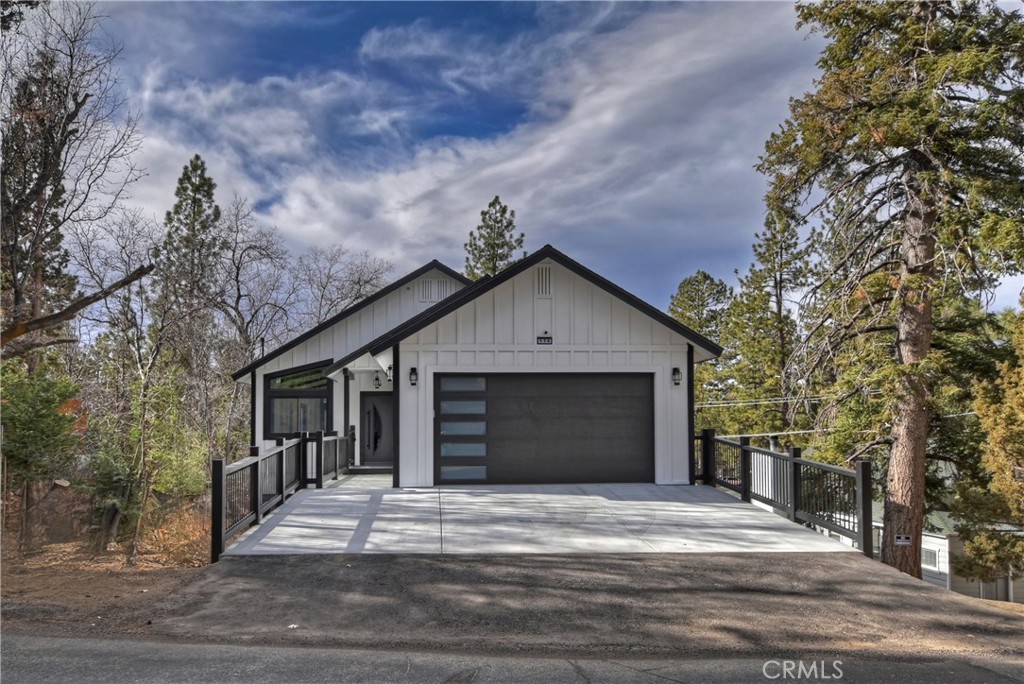 556 Lucerne Drive Property Photo 1