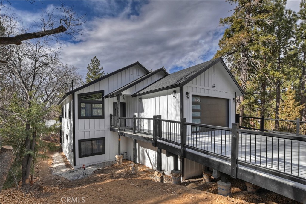 556 Lucerne Drive Property Photo 3