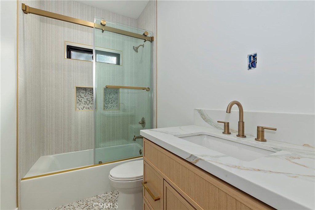 556 Lucerne Drive Property Photo 27