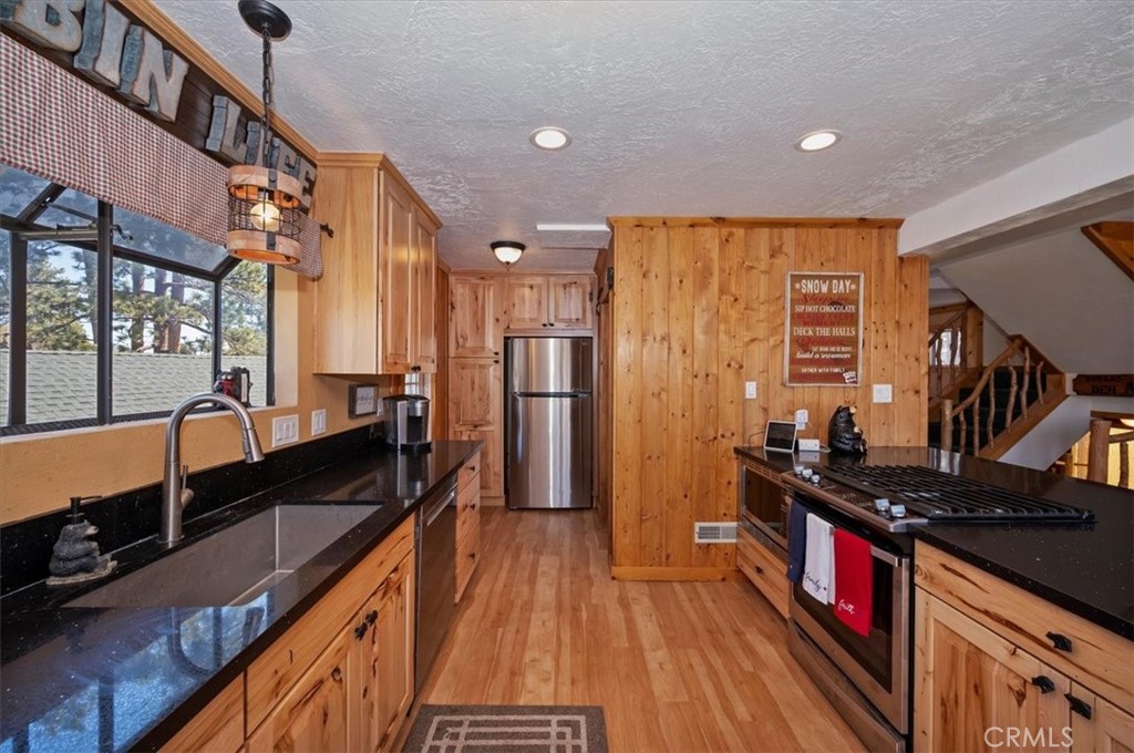 796 Orange Property Photo 15
