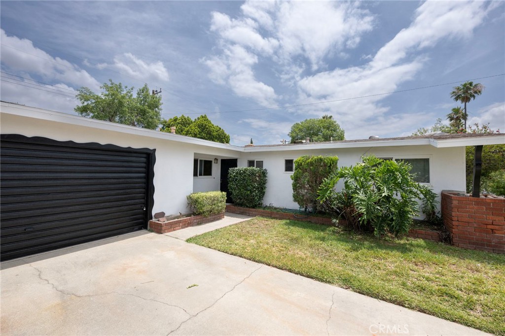 3657 Conejo Drive Property Photo 2