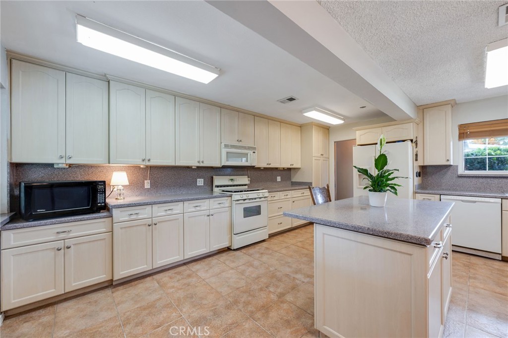 3657 Conejo Drive Property Photo 6
