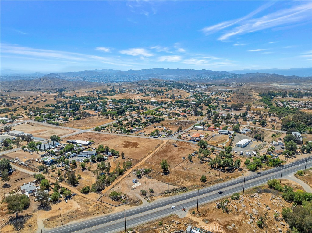 27520 State Highway 74 Property Photo 6