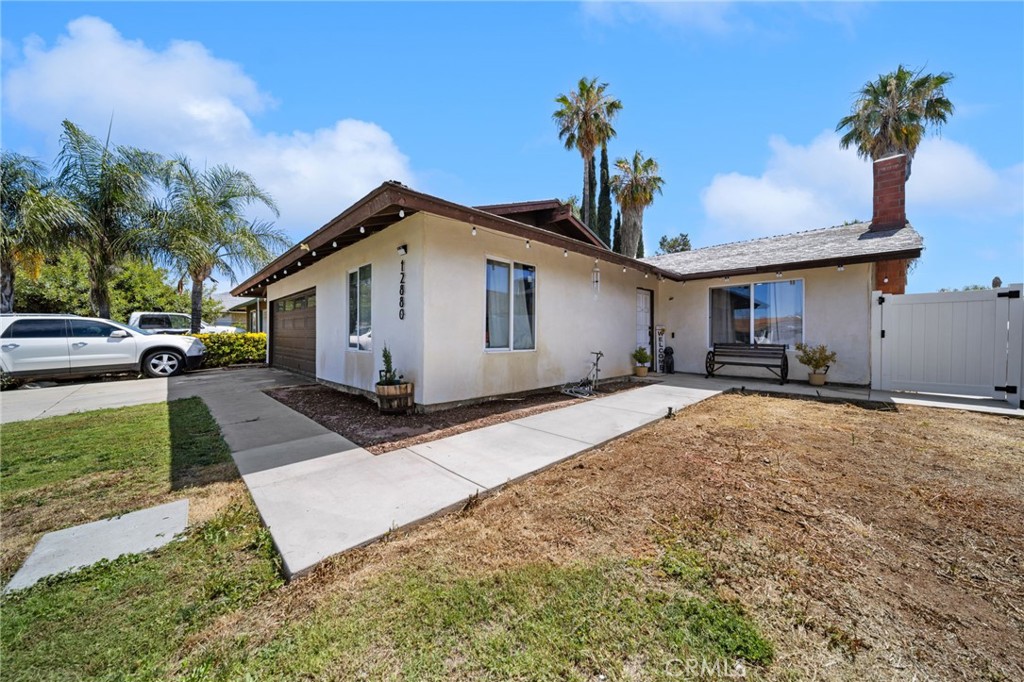 12880 Foreman Ave Property Photo 3