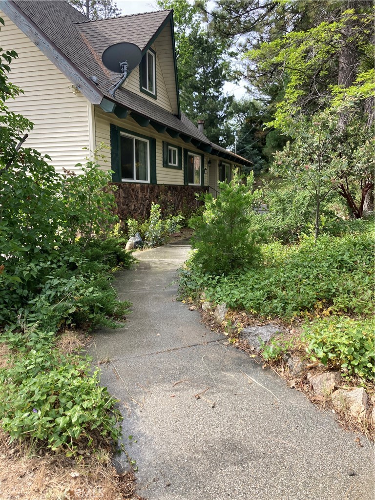 943 Nadelhorn Property Photo 4