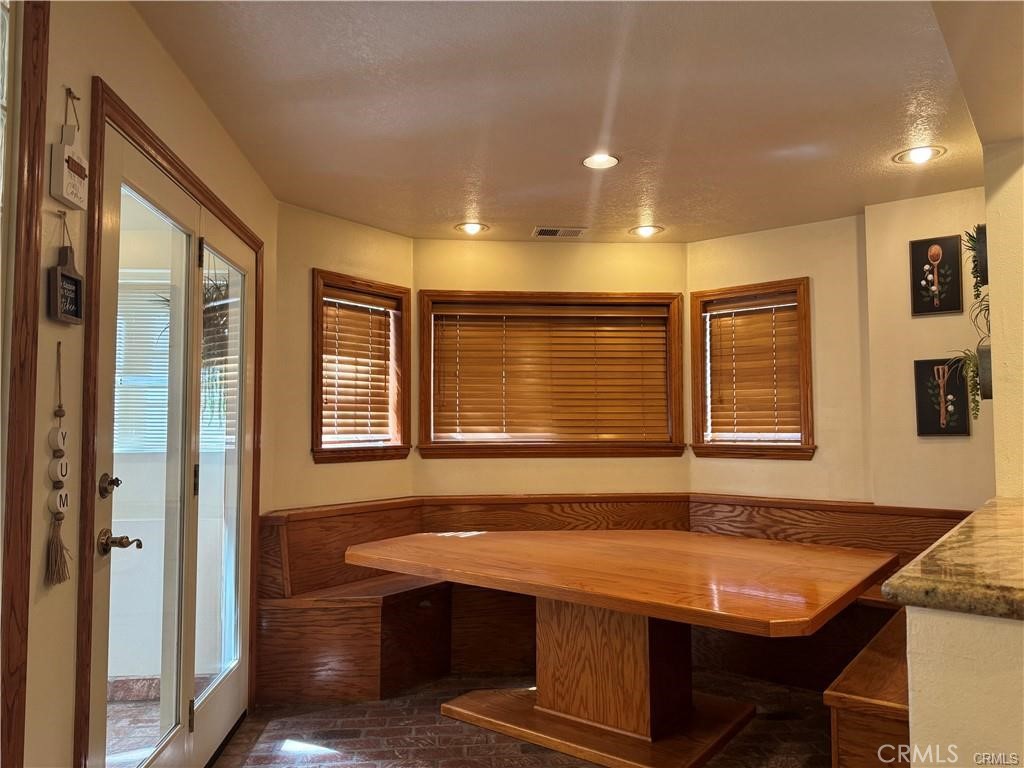 196 Hillcrest Court Property Photo 20