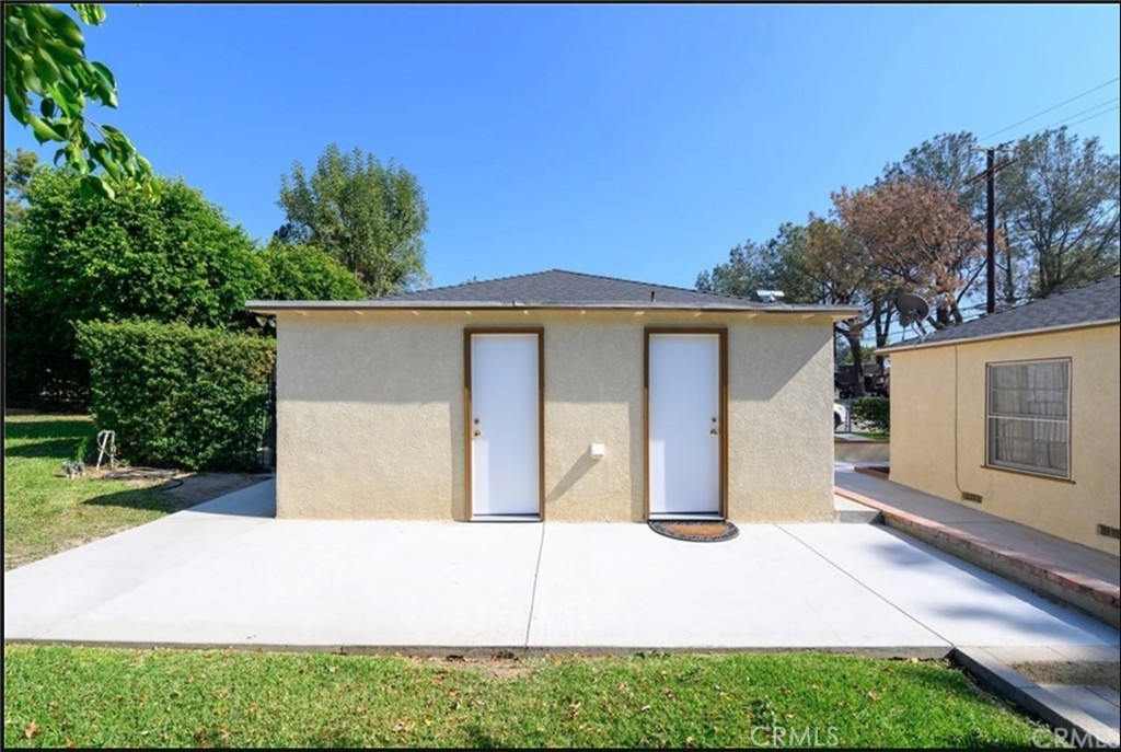 13759 Penn Street Property Photo 6