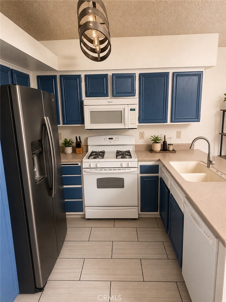 1058 Merced Street Property Photo 6