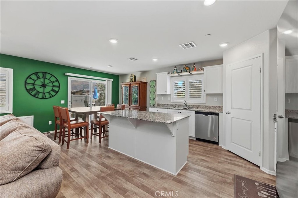 419 Poplar Hill Property Photo 4