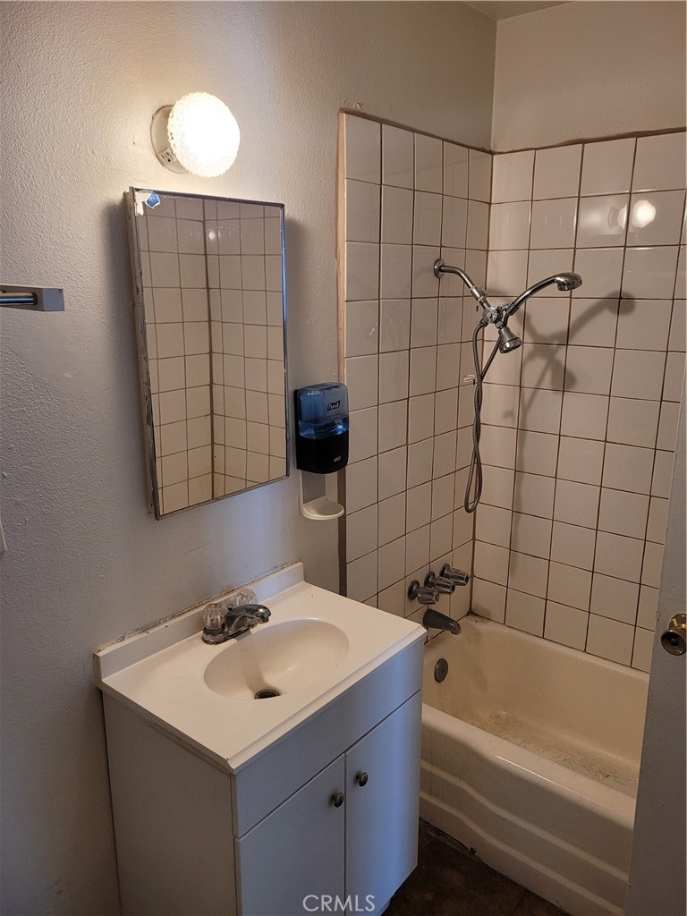 1864 W Virginia Property Photo 5