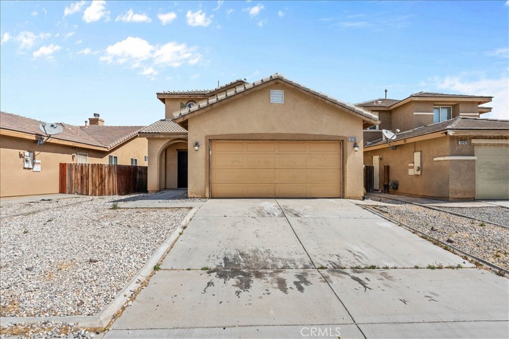 13736 Sunshine Terrace Property Photo 2