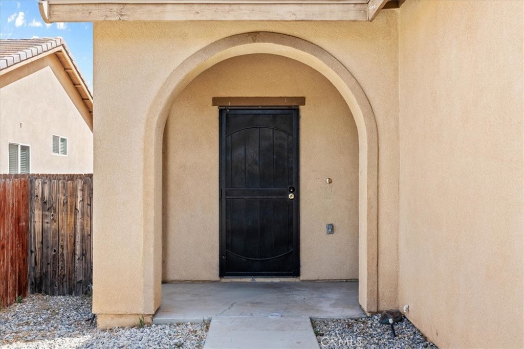 13736 Sunshine Terrace Property Photo 4