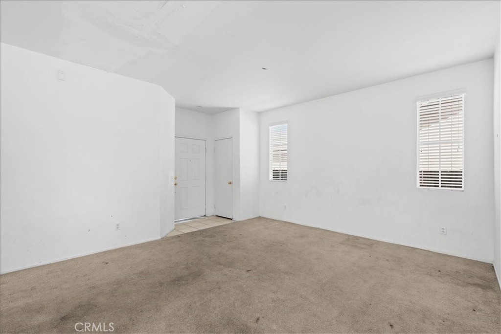 13736 Sunshine Terrace Property Photo 6