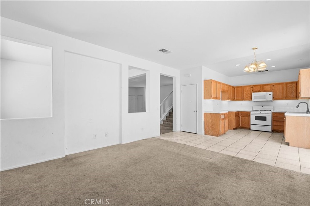 13736 Sunshine Terrace Property Photo 11