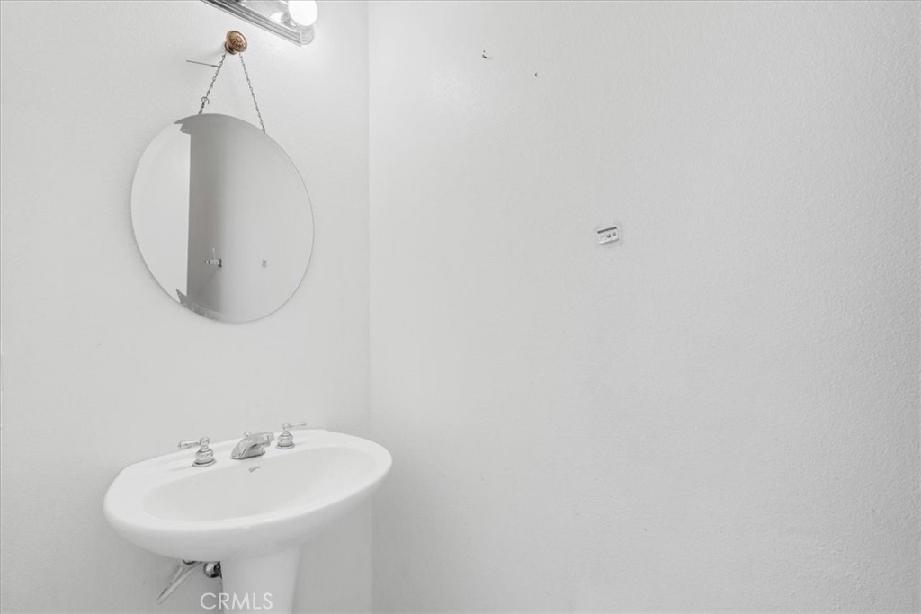 13736 Sunshine Terrace Property Photo 17
