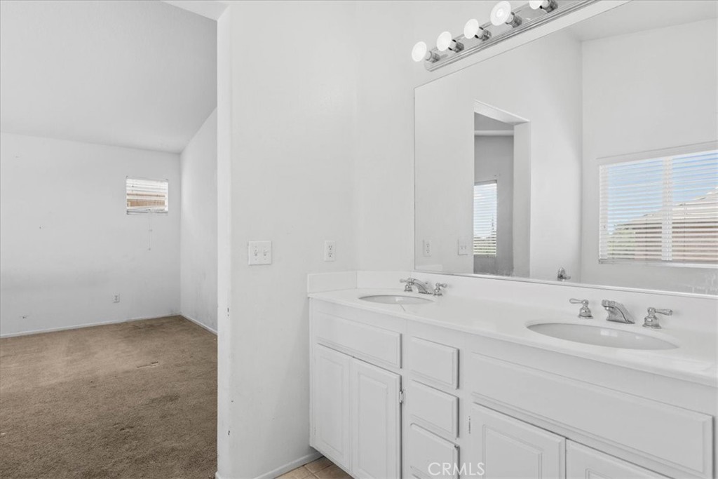 13736 Sunshine Terrace Property Photo 23