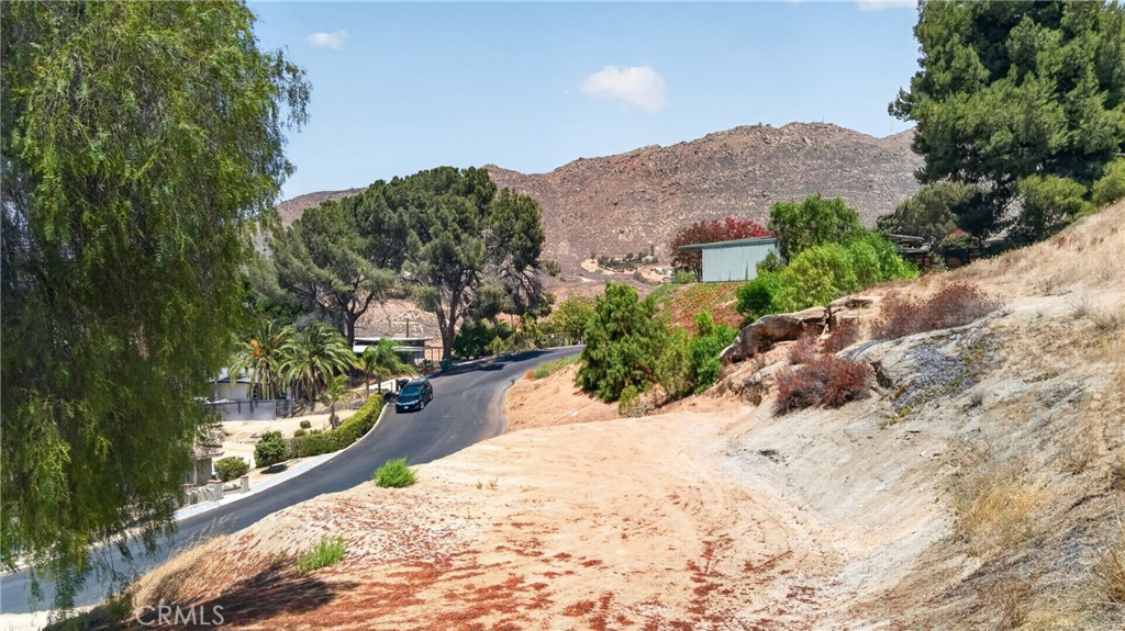20254 Westpoint Dr. Property Photo 6