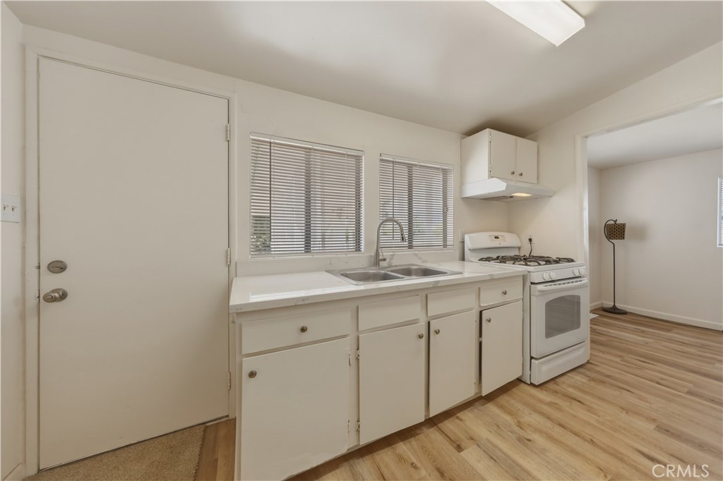 7888 Lankershim Avenue Property Photo 19