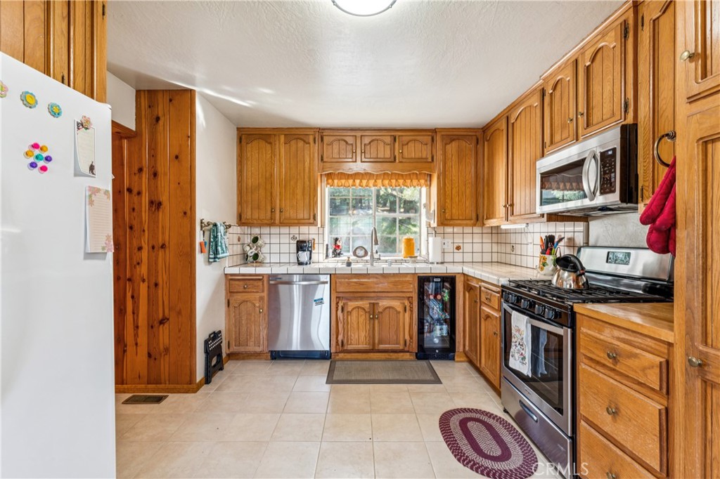 24526 Horst Drive Property Photo 8