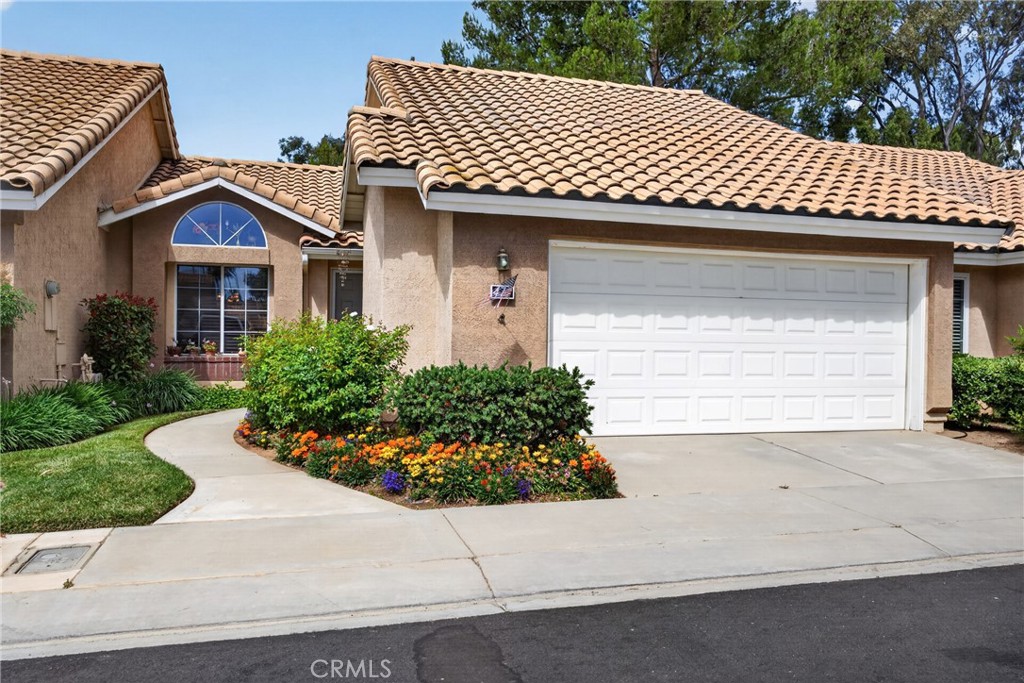 475 La Costa Drive Property Photo 3