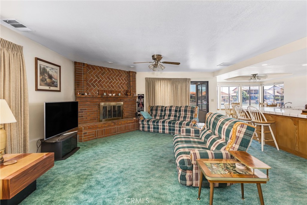 13675 Spring Valley Parkway Property Photo 6