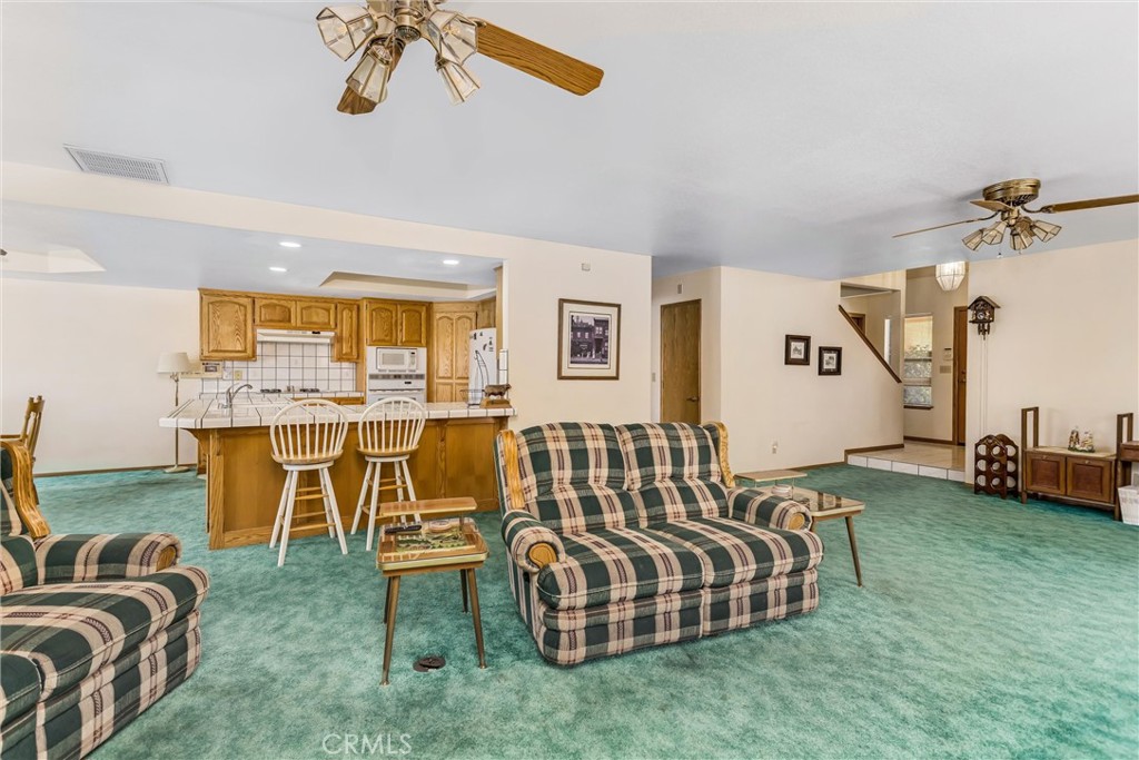 13675 Spring Valley Parkway Property Photo 8