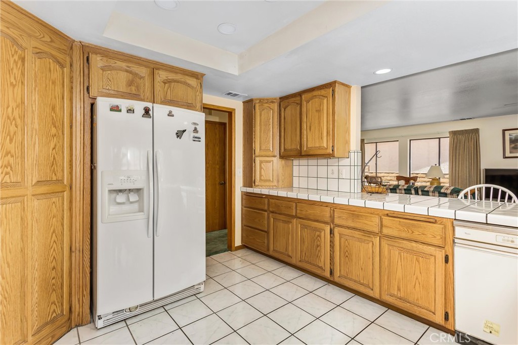 13675 Spring Valley Parkway Property Photo 13
