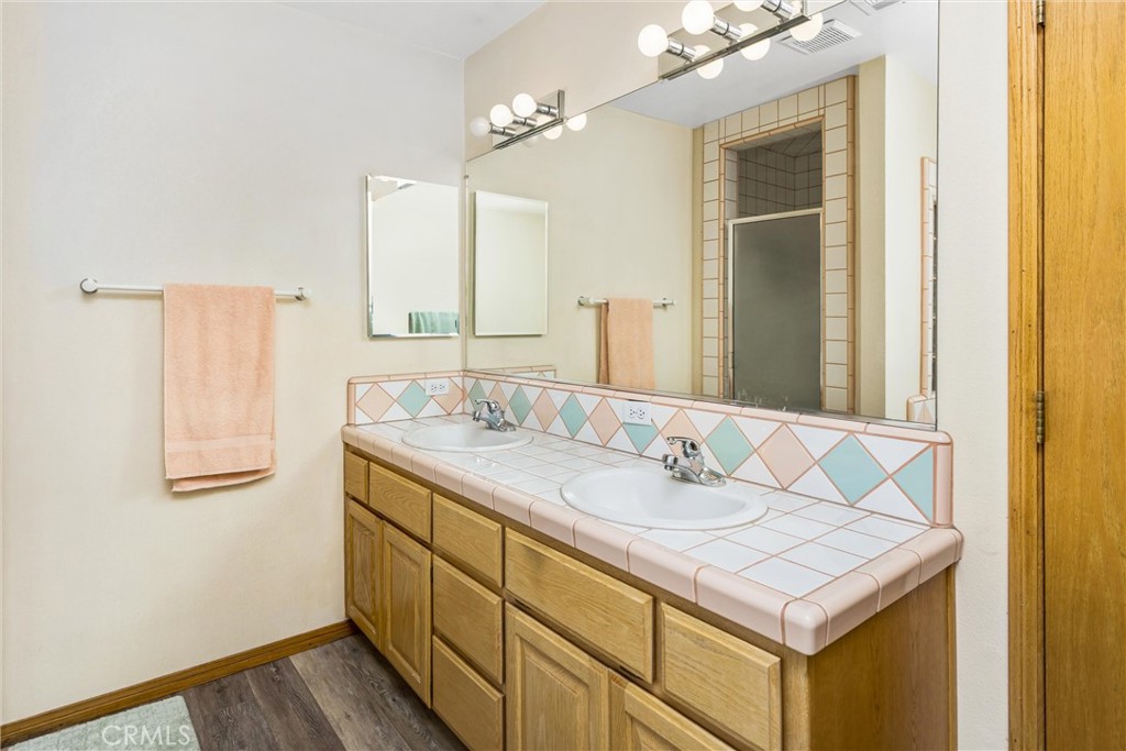 13675 Spring Valley Parkway Property Photo 18