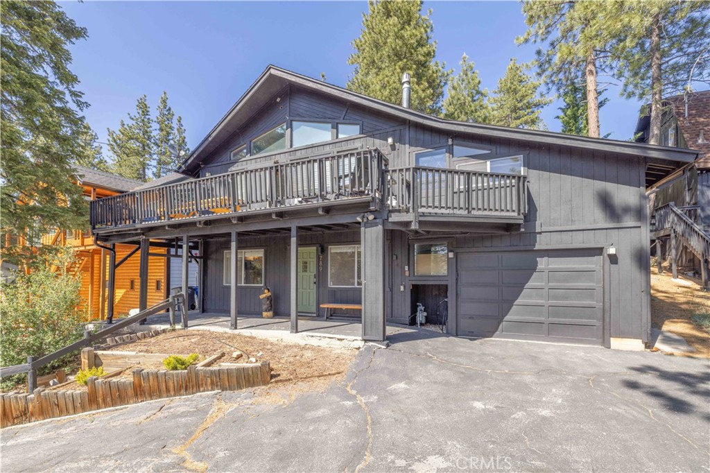 789 Silver Tip Property Photo 1