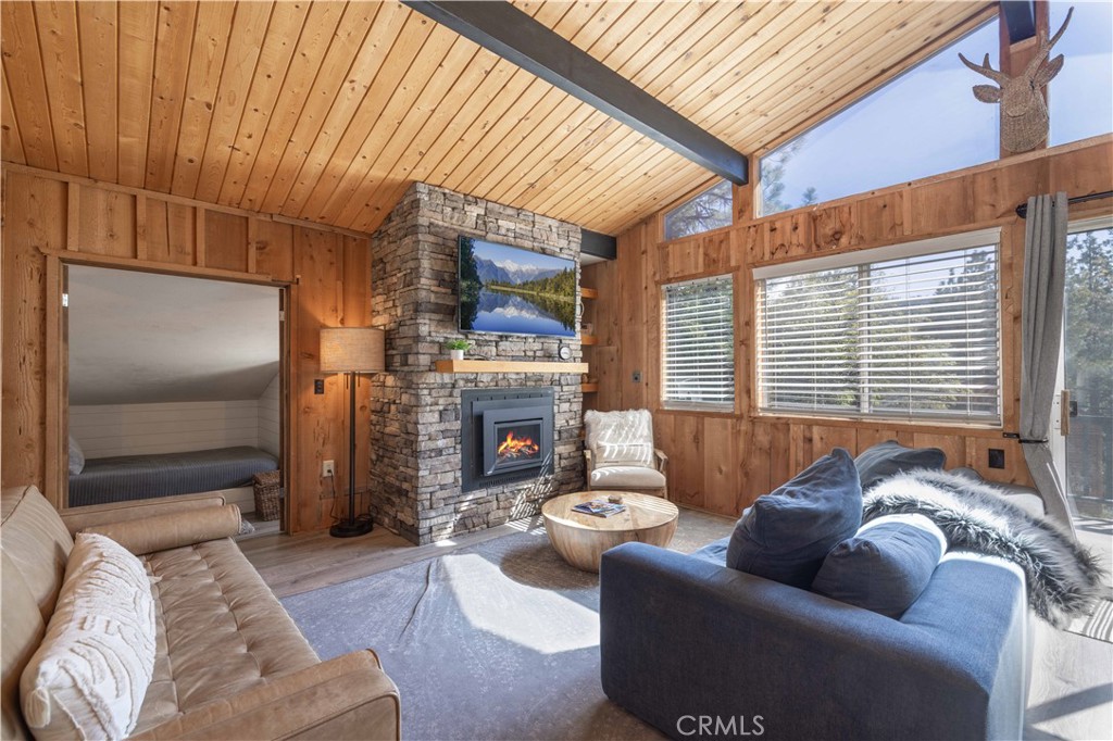 789 Silver Tip Property Photo 11