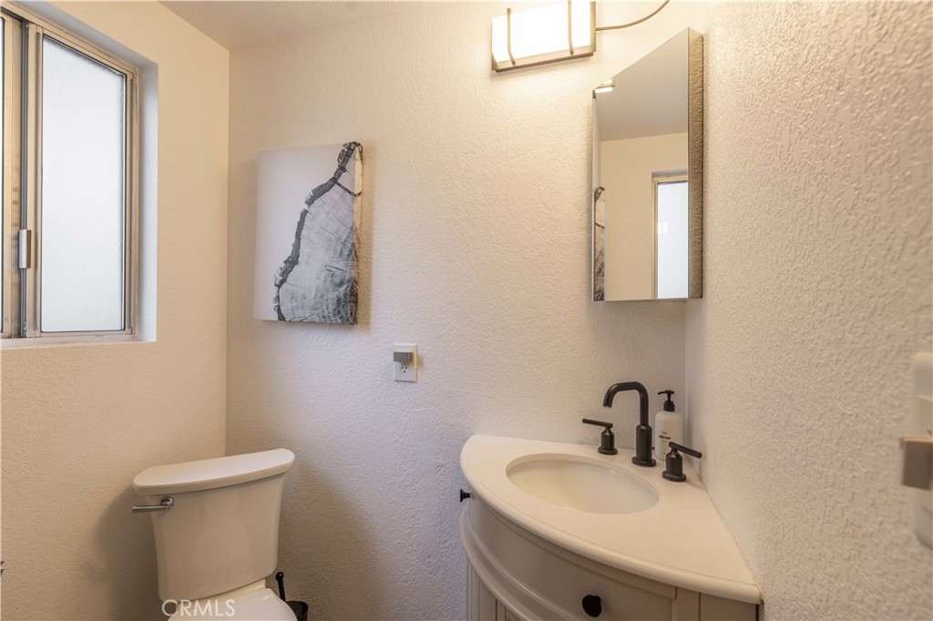 789 Silver Tip Property Photo 24