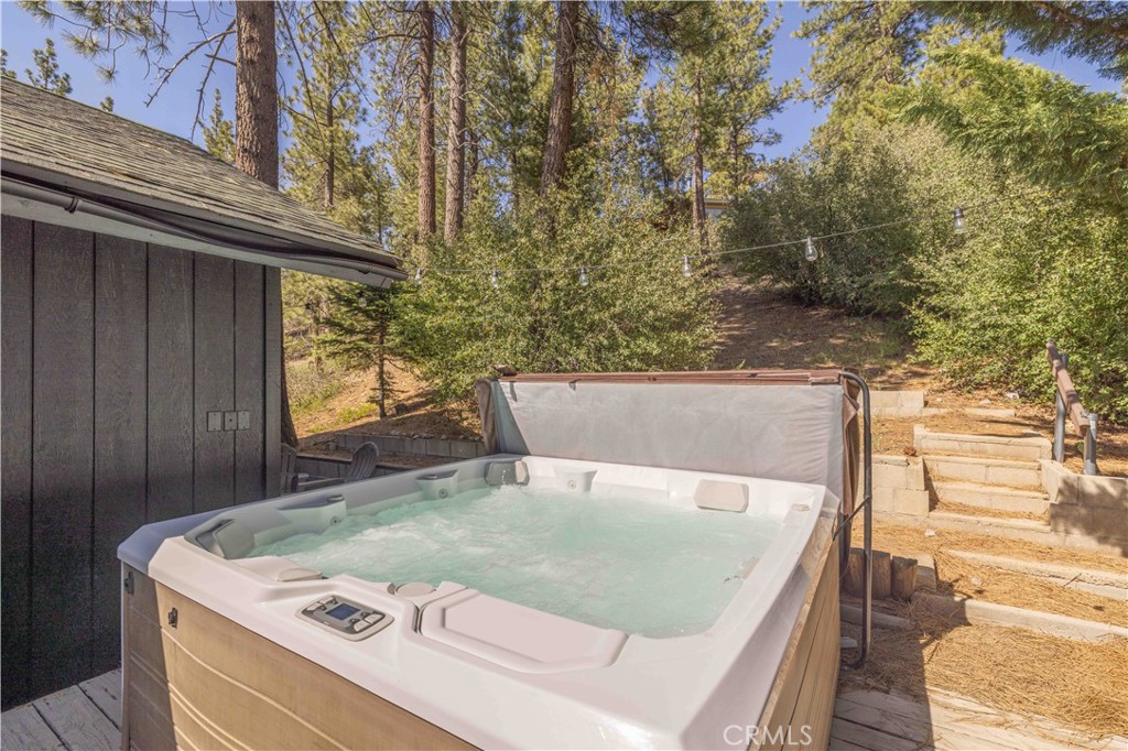 789 Silver Tip Property Photo 35