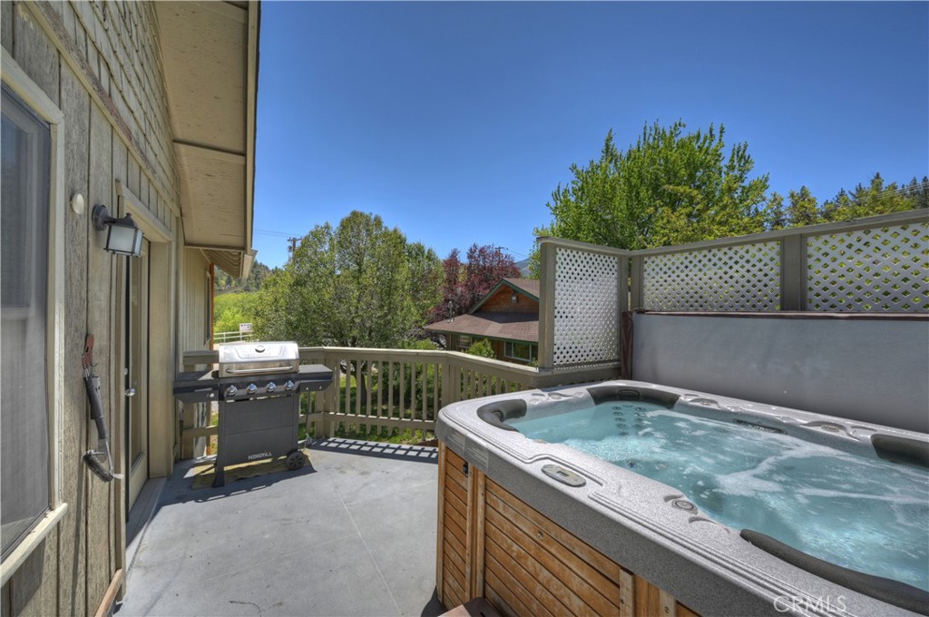 858 Club View Drive Property Photo 9