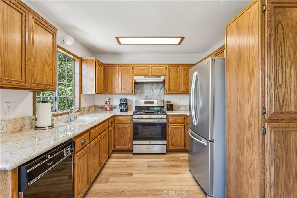 975 Teakwood Drive Property Photo 10