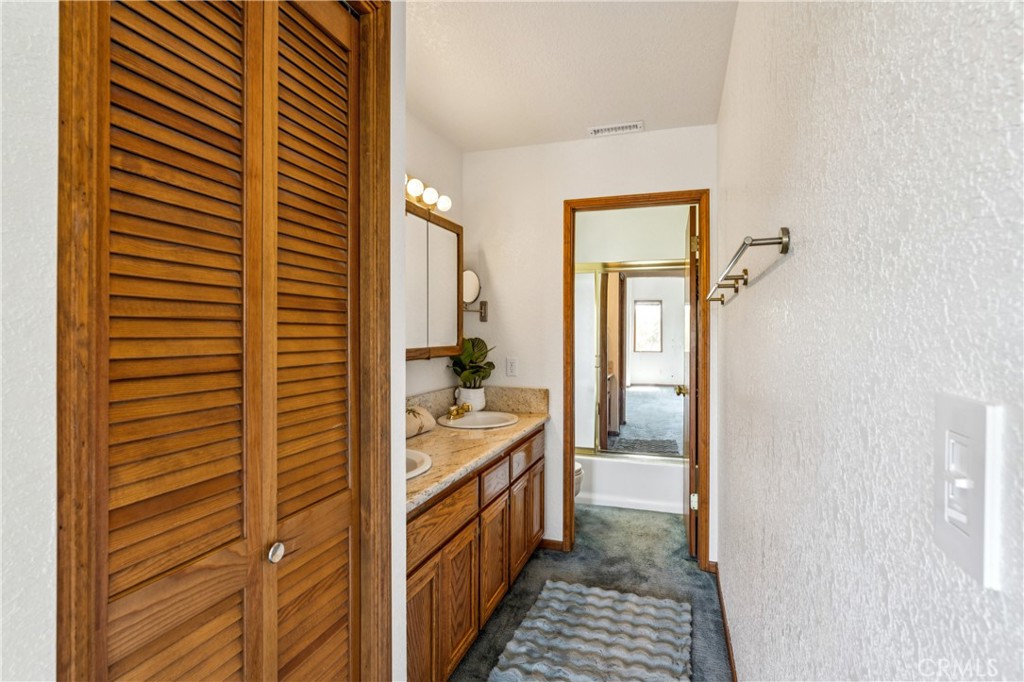 975 Teakwood Drive Property Photo 15