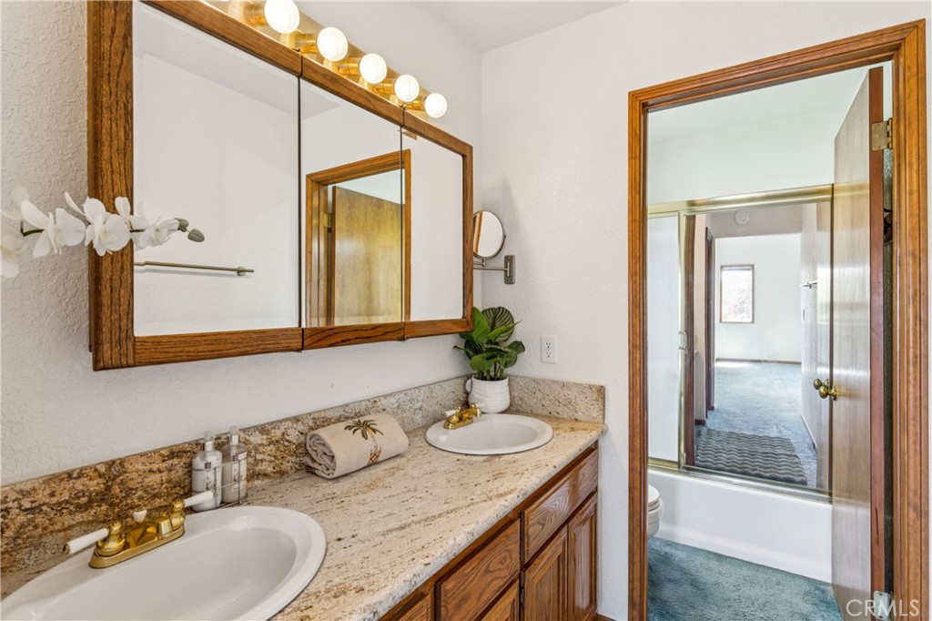 975 Teakwood Drive Property Photo 16
