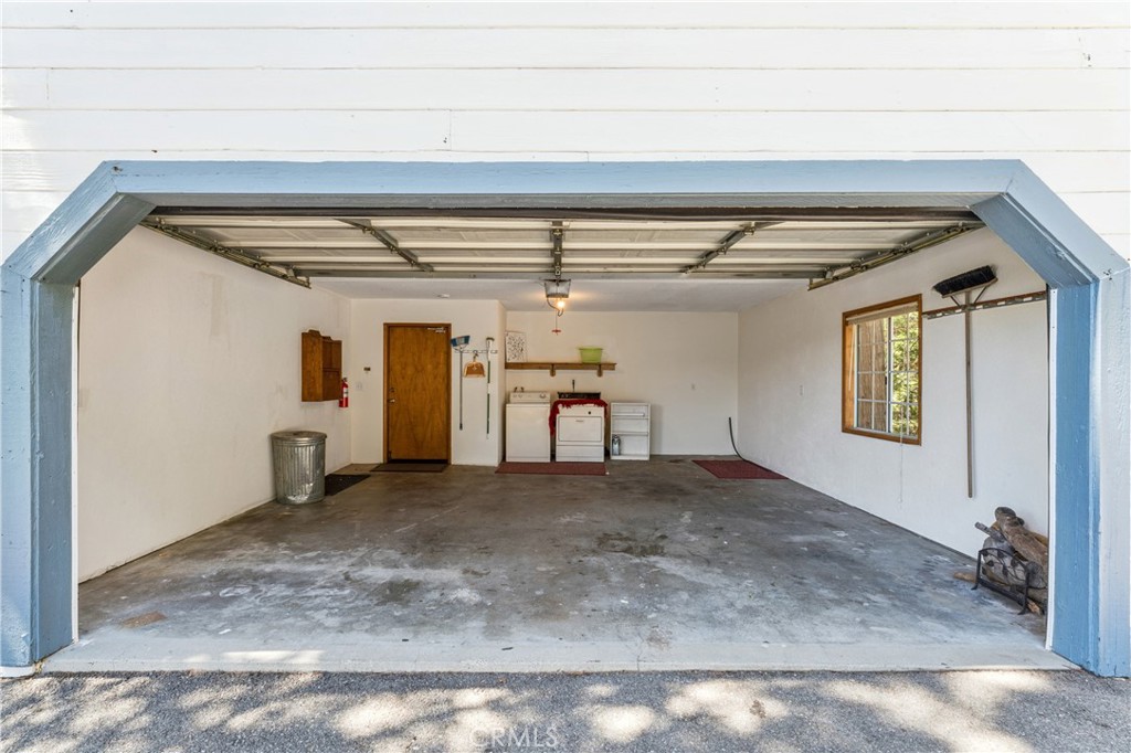 975 Teakwood Drive Property Photo 27