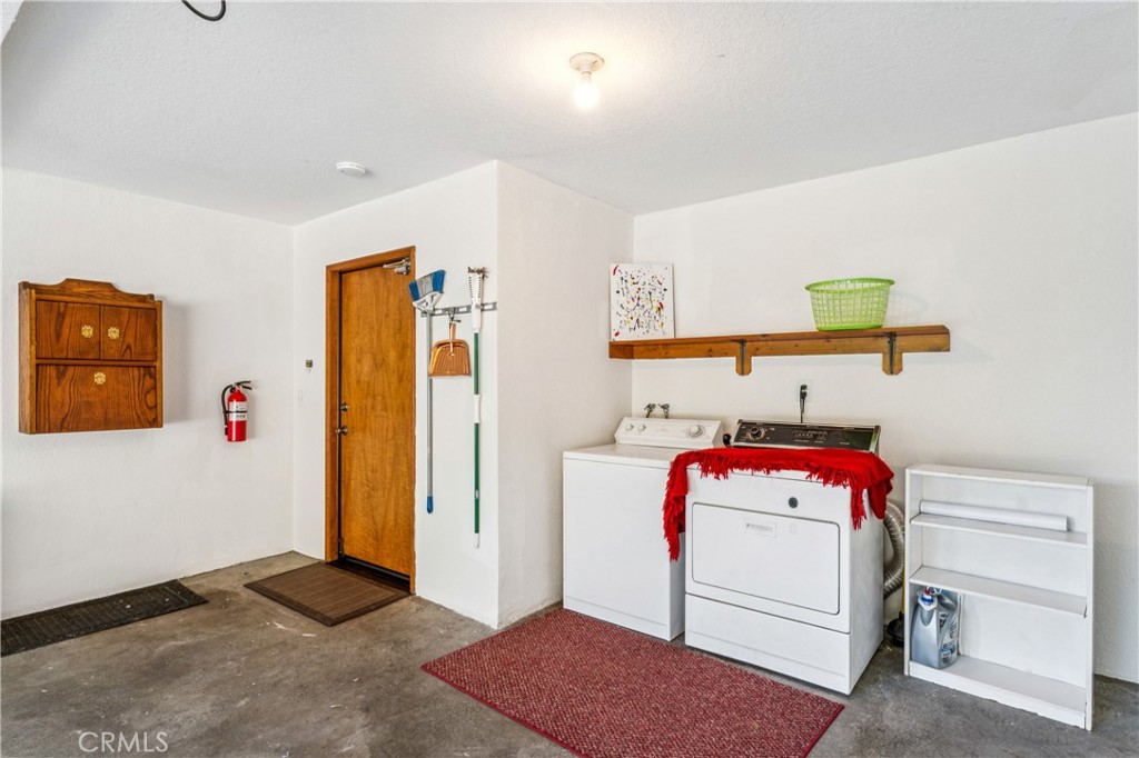975 Teakwood Drive Property Photo 28