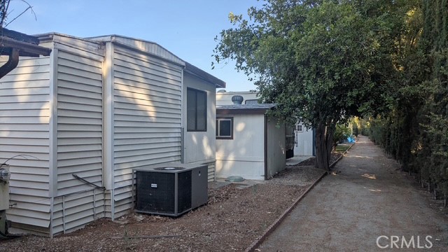 984 Acorn Property Photo 2