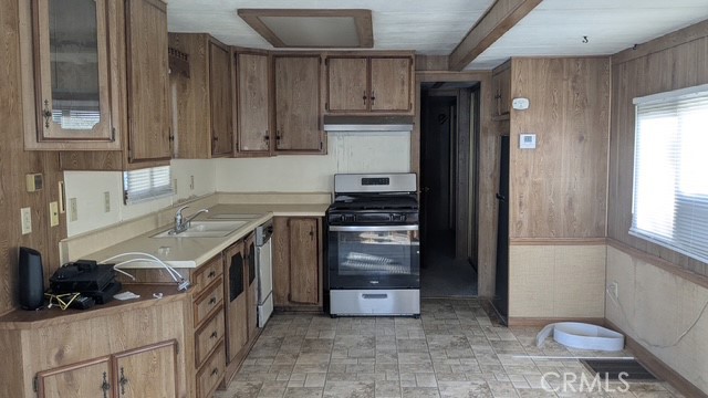 984 Acorn Property Photo 3