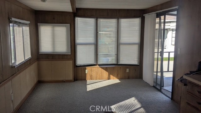 984 Acorn Property Photo 4