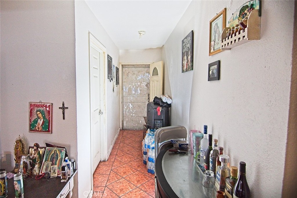 6911 Compton Property Photo 5