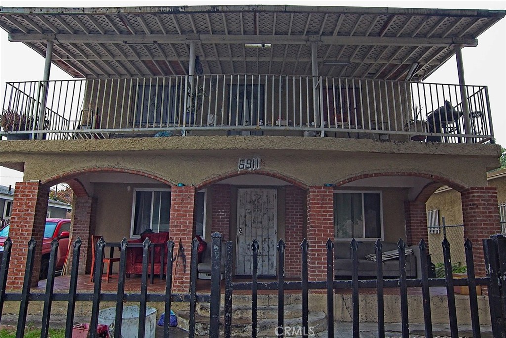 6911 Compton Property Photo 8