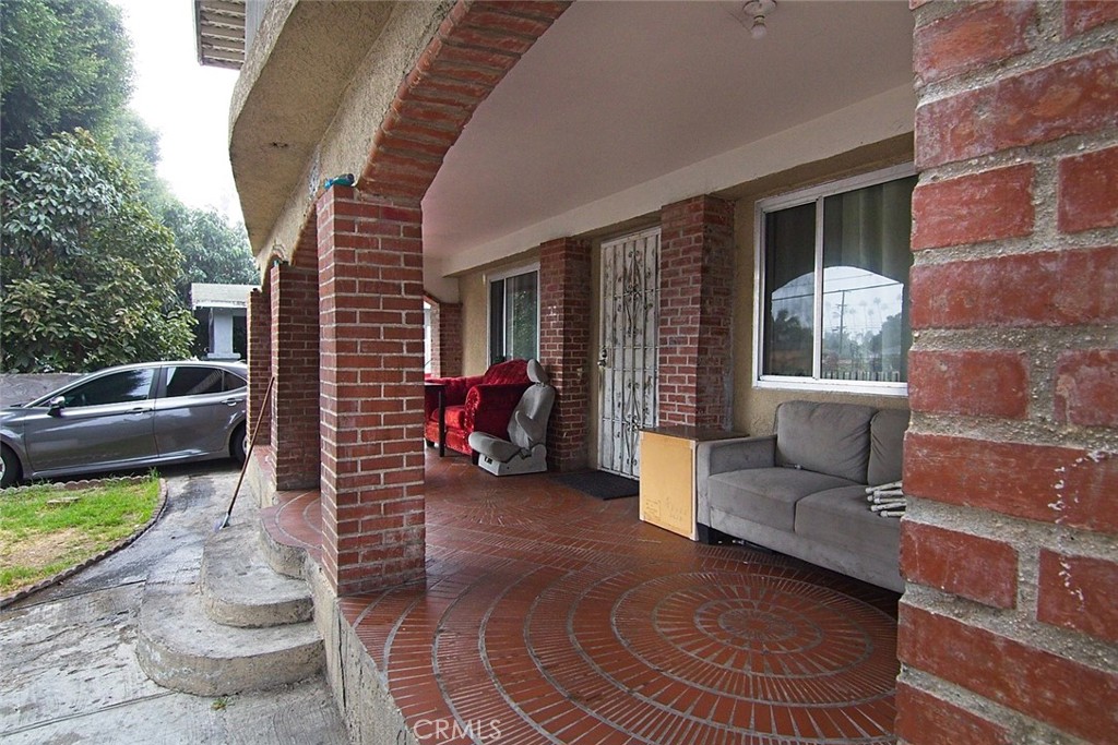 6911 Compton Property Photo 9