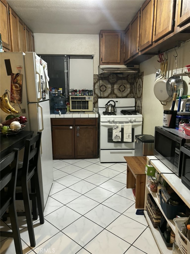 6911 Compton Property Photo 16