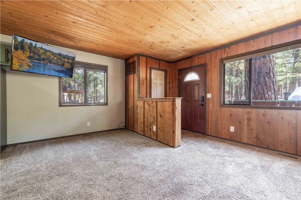 629 Sugarloaf Boulevard Property Photo 4