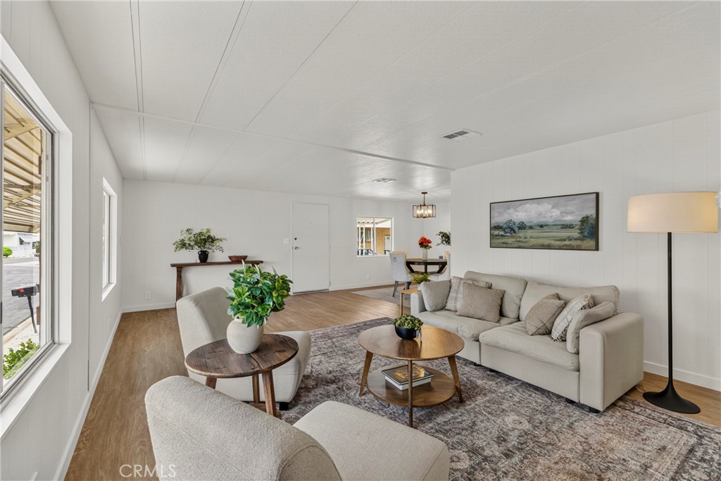 9391 California Ave 13 Property Photo 9