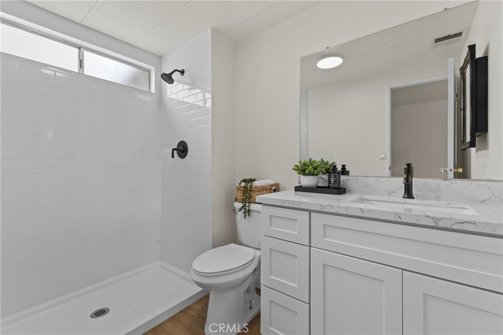 9391 California Ave 13 Property Photo 14