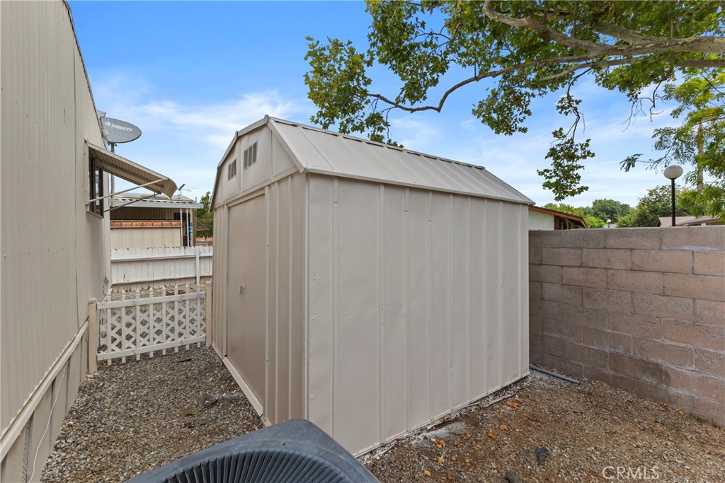 9391 California Ave 13 Property Photo 19