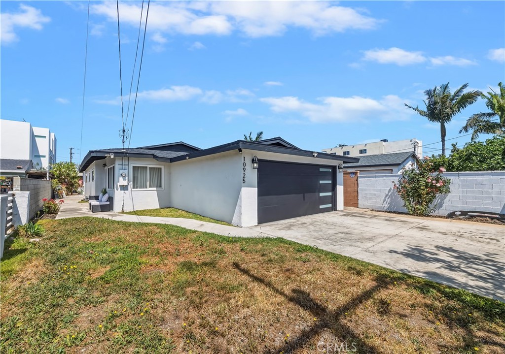 10925 Dalerose Property Photo 4